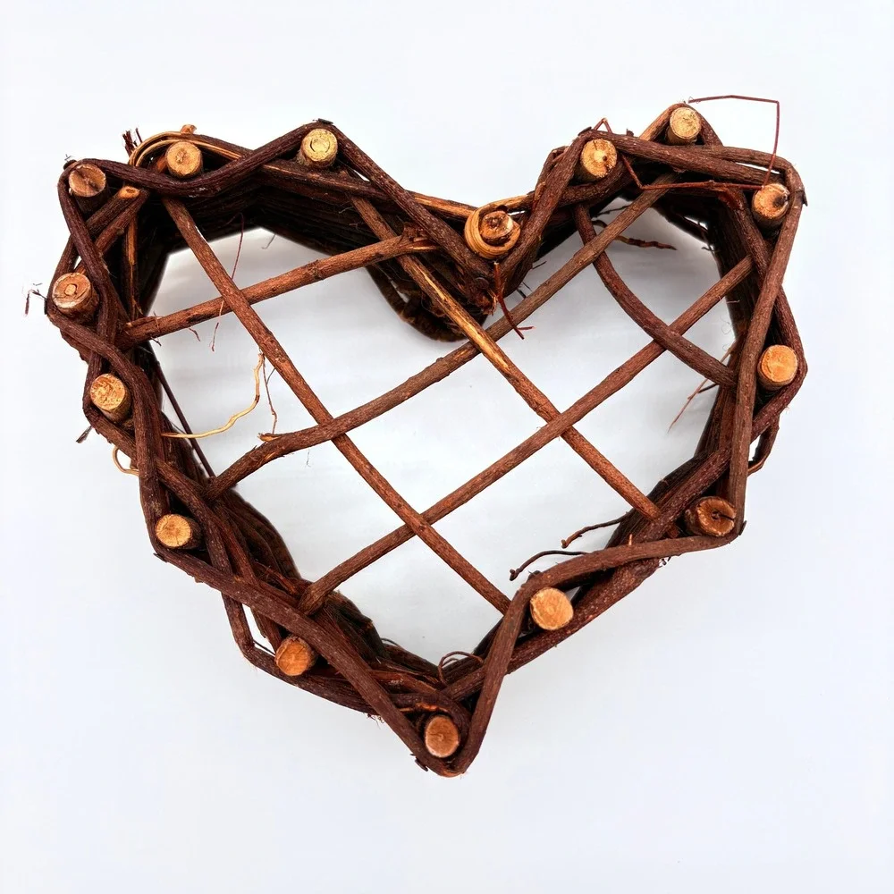 Set of 2 90s Heart Shaped Woven Nesting Baskets Farmhouse Wood Rustic Decor
